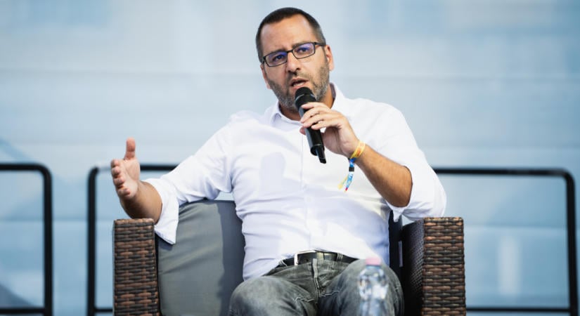 Lánczi Tamás beperelte Keresztény Zoltánékat az ÁVÓ-s bőrkabát miatt, de végül elállt a keresetétől