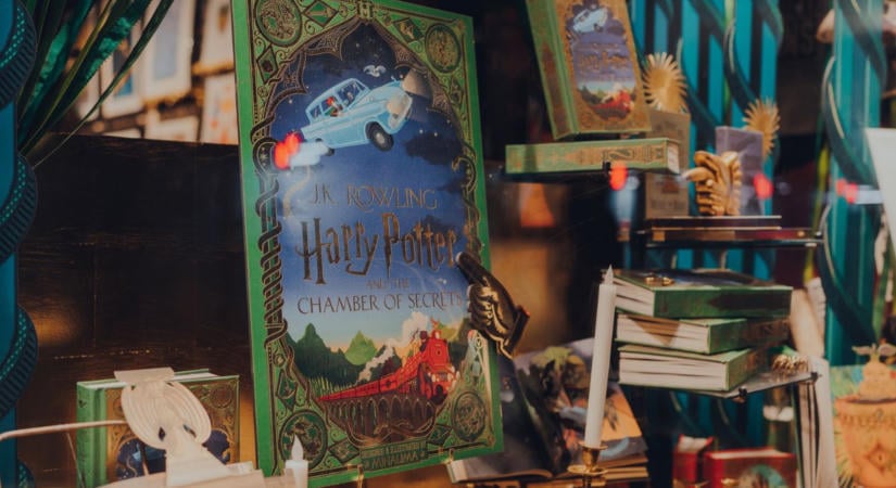 Roxfort újra megnyitja kapuit: két új Harry Potter-könyv érkezik