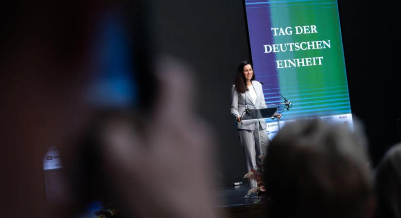 Harminchat éve egyesült újra Németország