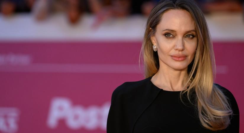 Kiderült: így érez valójában Angelina Jolie, miután gyermekei sorra hagyják el apjuk, Brad Pitt nevét