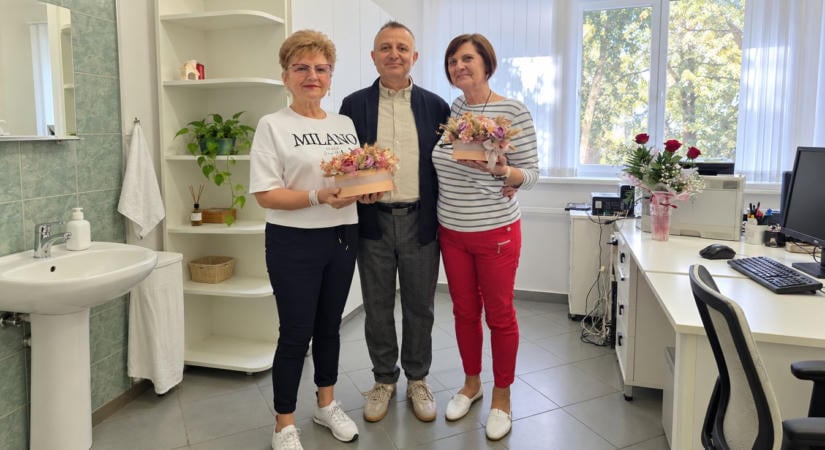 Megható búcsú: 38 év után köszönt el betegeitől Decs háziorvosa