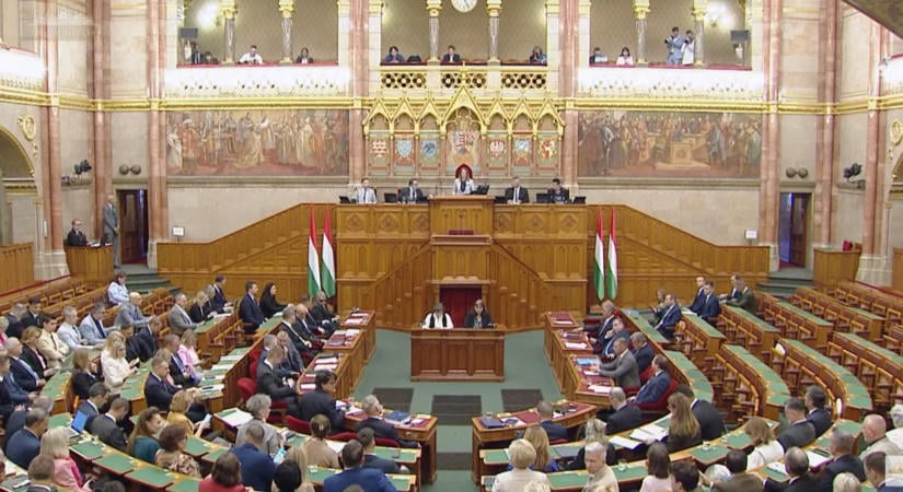 Már szavaznak: az Országgyűlés kiadja Magyar Péter, Hankó Balázs és Seszták Miklós mentelmi jogát