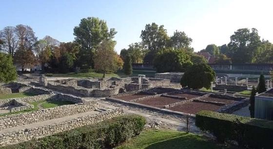 Ezt Indiana Jones is imádná: élőben nézhetjük, ahogy felnyitnak egy 1700 éves sírládát