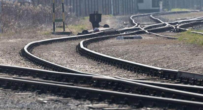 Újabb komoly fennakadás a MÁV-nál, Zalát is érinti! Meghibásodás miatt pótlóbuszokra kell szállni