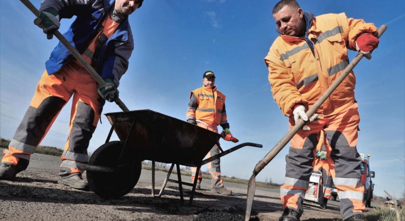 Több helyen javítják a 34-es utat, erre figyeljenek a Tiszafüred–Fegyvernek útvonalon közlekedők