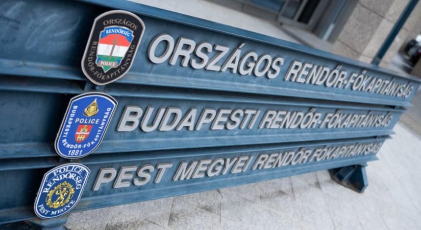 Leváltották a rendőrség két kommunikációs munkatársát a kékharisnyás ügy miatt