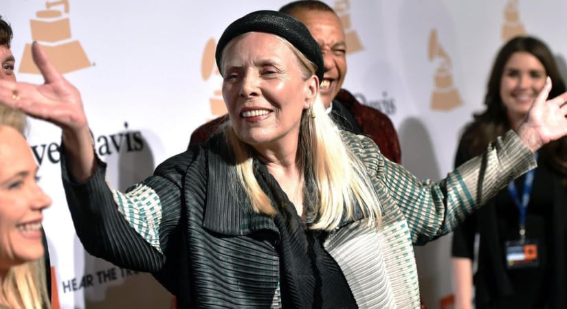 Joni Mitchell 62 év után amerikai állampolgár lett