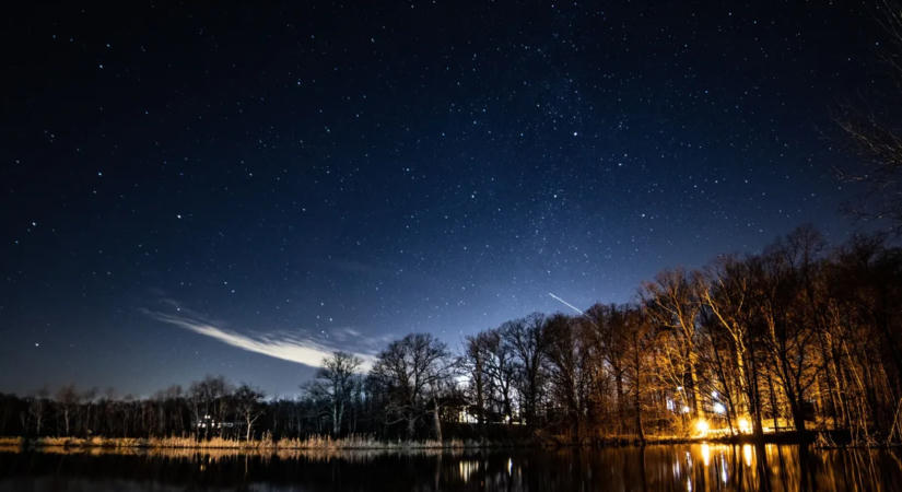 Már a Perseidák előtt ellephetik az eget a hullócsillagok