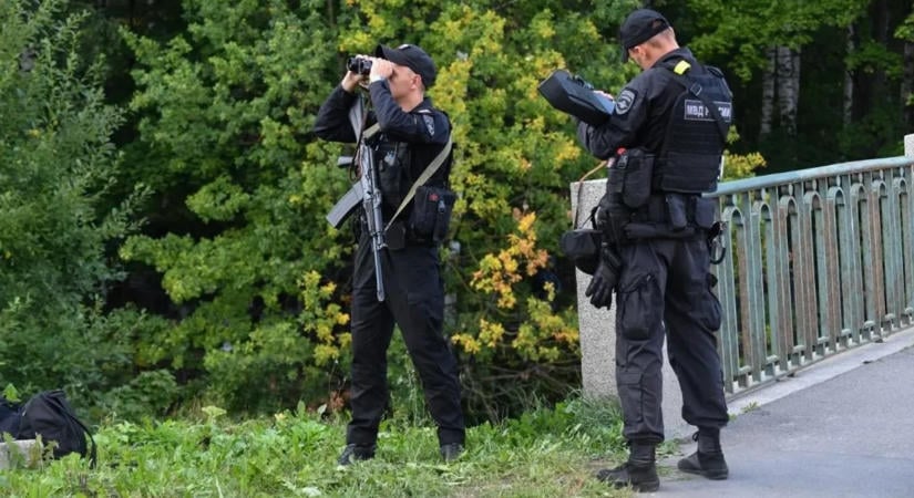 Robbanás rázta meg Szentpétervárt, egy katona meghalt