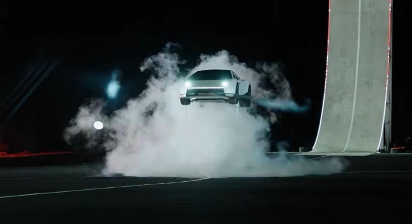 Fejjel lefelé közlekedik és akadályokat ugrik át Elon Musk új csodakocsija, de a cirkuszon túl aligha van sok értelme