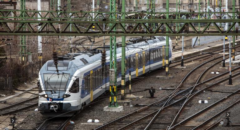 Sötét képet festett le a szakértő, teljesen meg kellene reformálni az oktatást a vasúti áramütések témájában