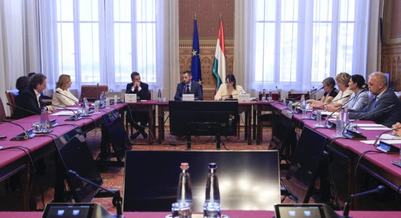 Megkezdődött a Médiatanács elnökjelöltjeinek meghallgatása