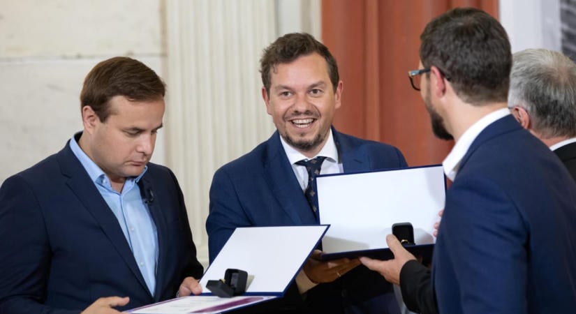 Megszűnt a Bagi-Nacsa páros és Fábry Sándor közmédiás szerződése is