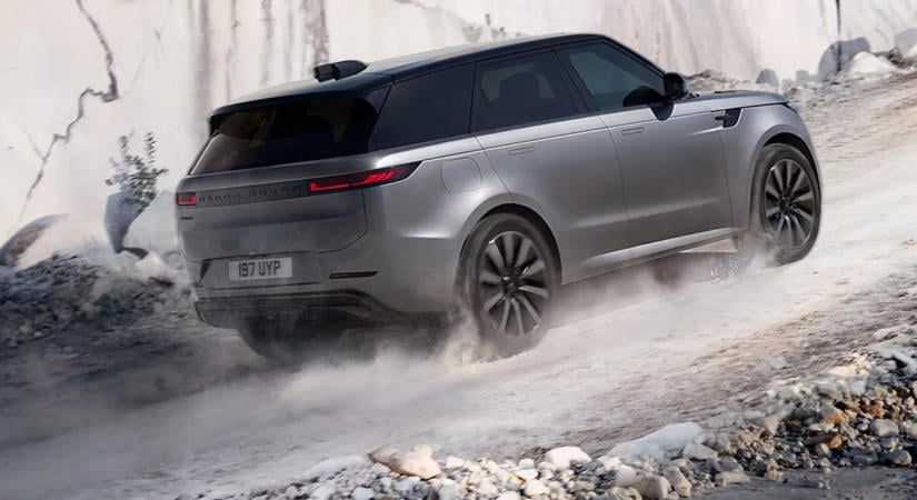 Brutális hajtással jön a piacra a Range Rover V8-as utódja!