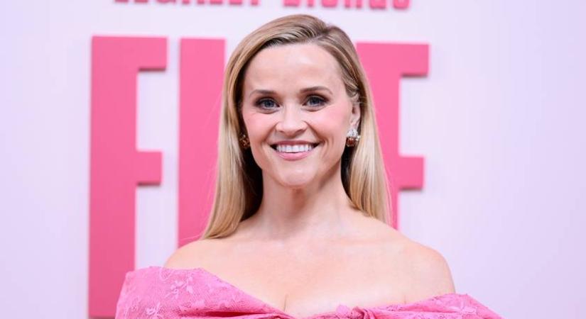 Ő Reese Witherspoon milliomos párja: Oliver szívdöglesztő pasi