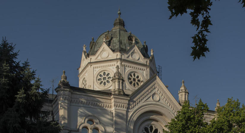 Energiatakarékossági és vízvédelmi intézkedések léptek életbe Szolnokon is