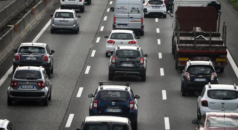 Olyan kedvezményt vezetnek be autók millióira, amiért a magyarok a két kezüket összetennék