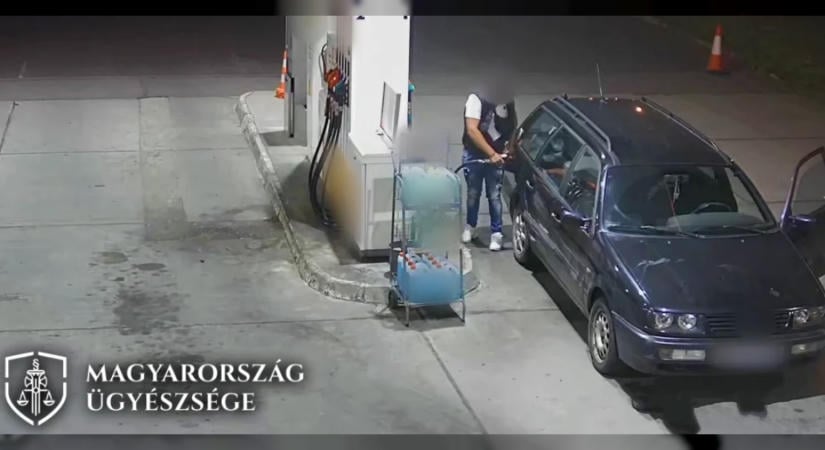 Két autót lopott és rendőrök elől menekülve kétszer úszta át a Szamost egy férfi