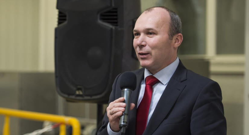 Veszprém fideszes polgármestere is csatlakozott Navracsicsék mozgalmához