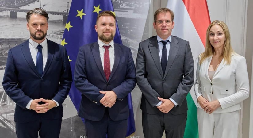 Pintér Bence fontos ügyekben tárgyalt a minisztériumban