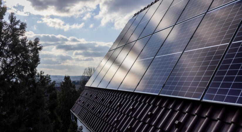 Bővítették a pályázatot, 15 ezerrel több család kap támogatást energiatárolóra