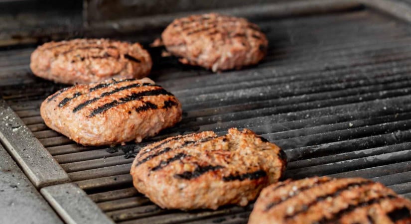 Ezt a hibát követed el újra és újra, ezért nem lesznek puhák a húspogácsák, se sütőben, se grillen