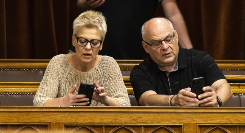 Császár Attila és Csete Beáta a köztévéből oda kerültek, ahová valók