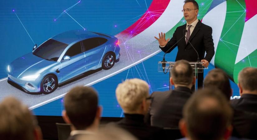 Szijjártó Péter BYD-s leigazolása az ipari kémkedés legális formája