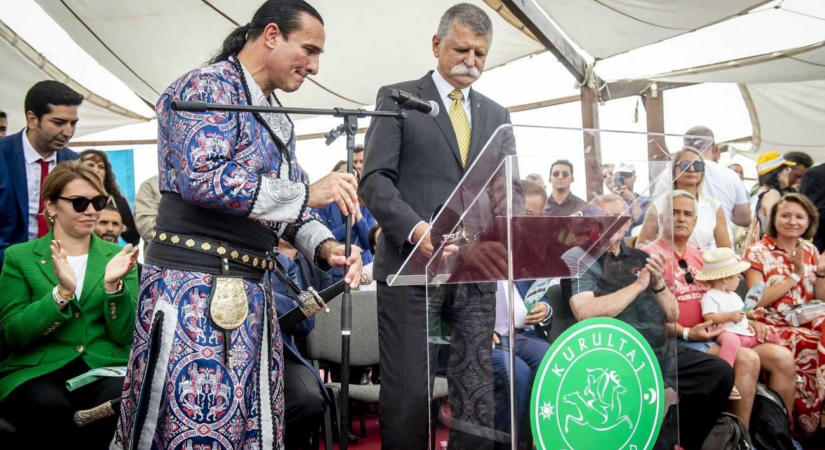 Újabb félmilliárdos támogatási botrány, amiben Orbán, Lezsák és Hankó is érintett