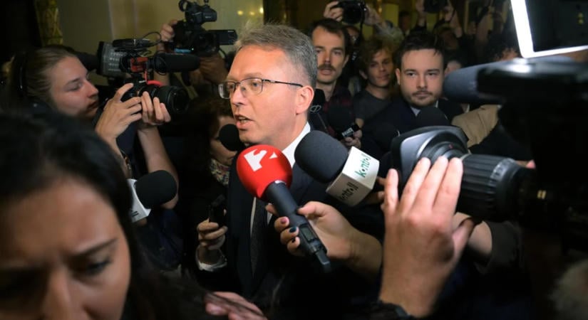 Többségi döntés hiányában a mentelmi jogok fenntartását javasolja az Országgyűlés mentelmi bizottsága