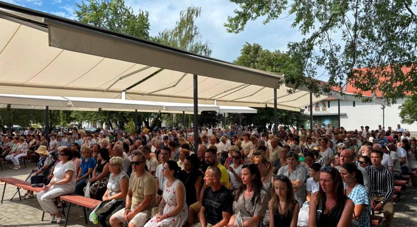 Mintegy kétszáz kárpátaljai hívő zarándokolt Máriapócsra