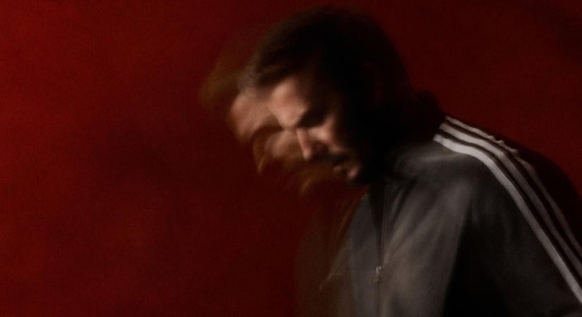 Beckham híres szabadrúgását ünnepli ez az új Adidas