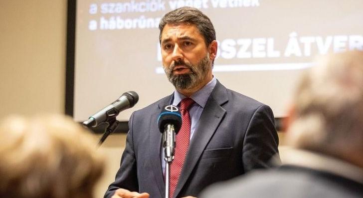 Hazánk szabad és független nemzet