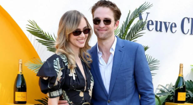 Suki Waterhouse még sosem látta Robert Pattinson Alkonyat című filmjét