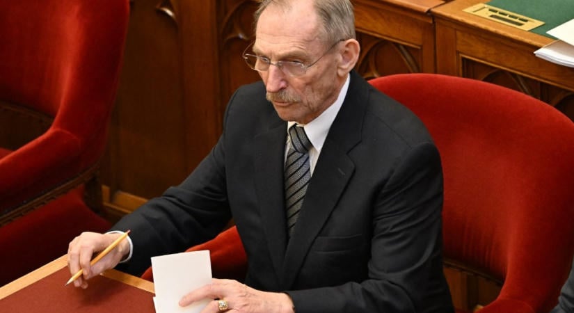 Pintér Sándor elmondta, miért nem volt kötelező biztosítás a Wartburgján