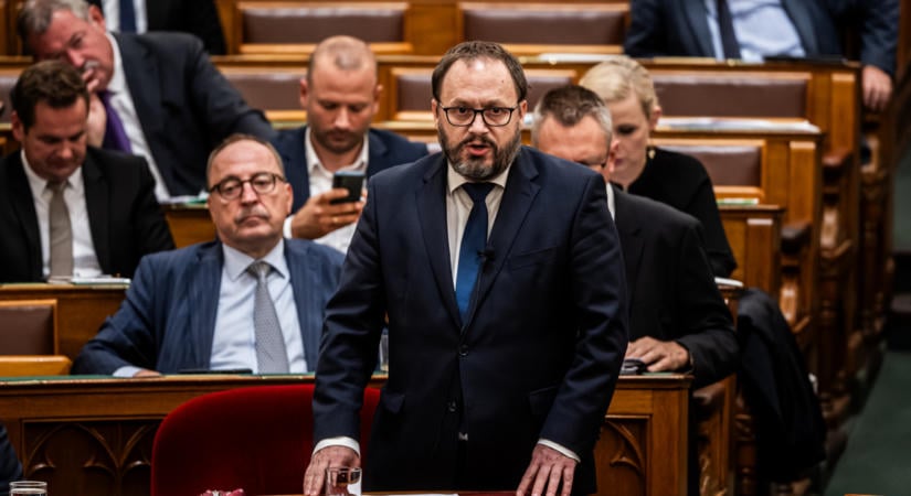 Átrendezik a kekva-cégek sorsát: a Kék Bolygó cégei, a Millenáris és a Kincsem is új gazdát kaphat