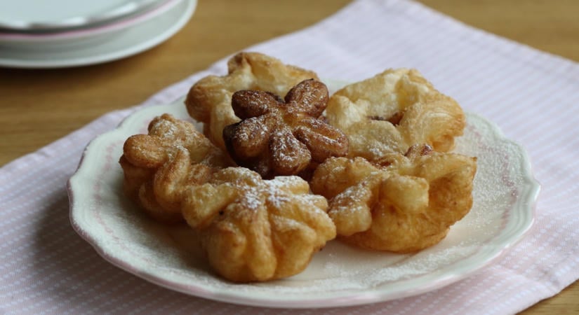 Hajaz a fánkra, de mégsem az: sült virág recept