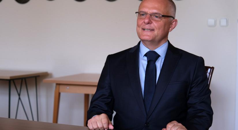 „Nem klinikus és dékán, hanem klinikus dékán szeretnék lenni”