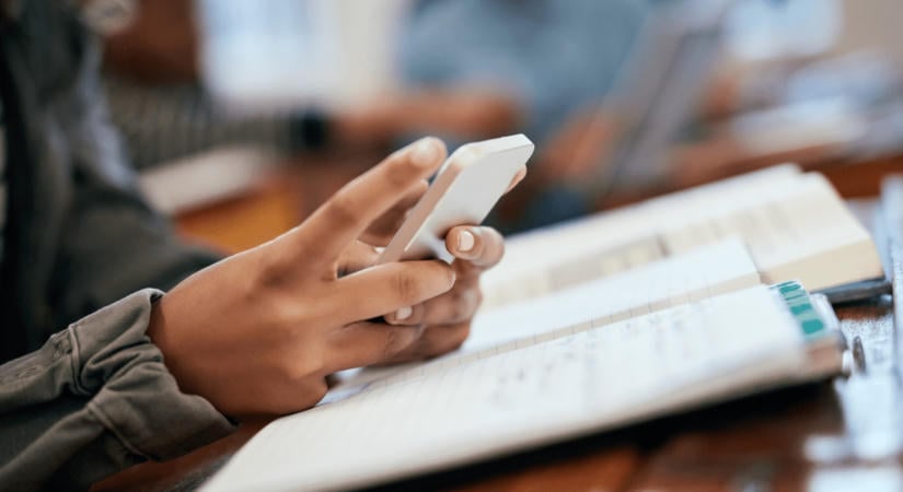 Pukli István: egyszerűbb kitiltani a telefonokat az iskolából, mint harminc különböző helyzetet mérlegelni