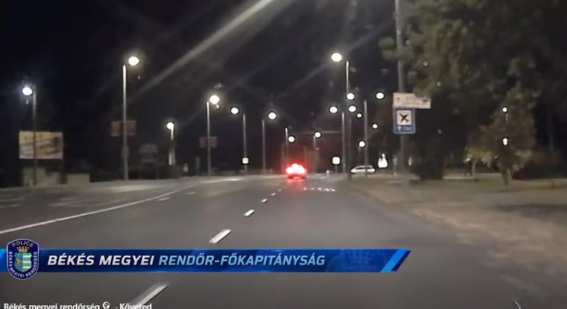 Rendőrautó kamerája rögzítette a veszélyes szabálytalanságot Békéscsabán