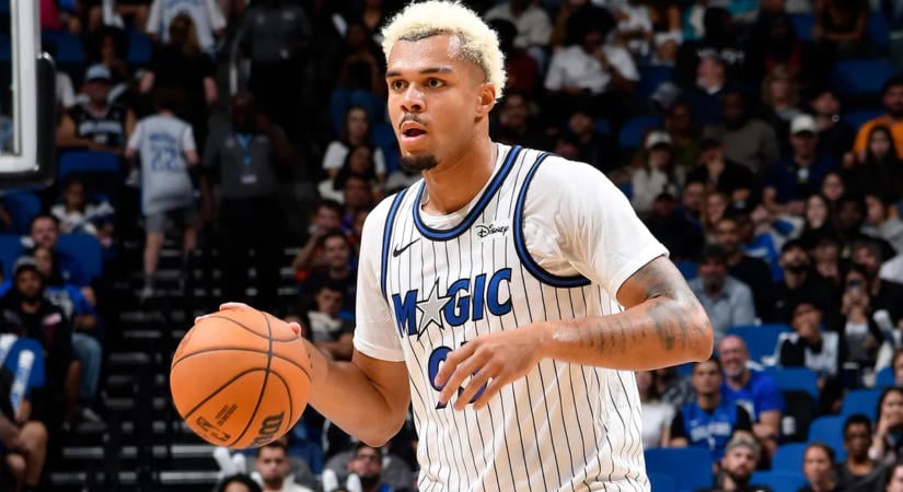 NBA: úgy zsákolta arcon magát, hogy még a játékvezető is ellene fújt – videó
