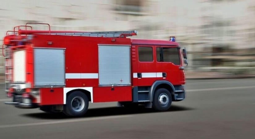 Melléképület égett Sümegen, a keszthelyi tűzoltók is részt vettek az oltásban