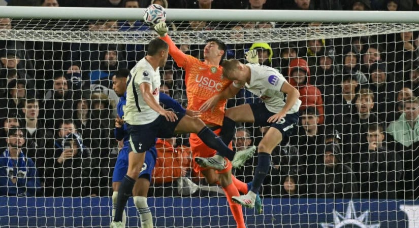 A Chelsea-kapus öngólja döntött a londoni rangadón