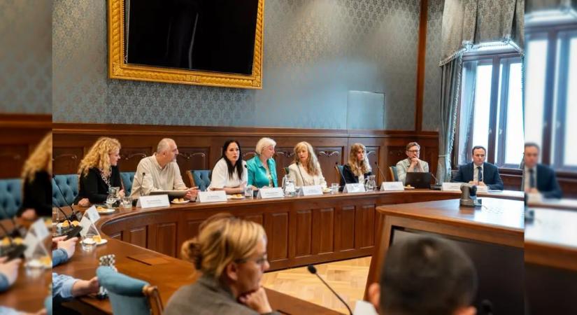 Roma felzárkózásról egyeztettek a Szociális és Családügyi Minisztériumban