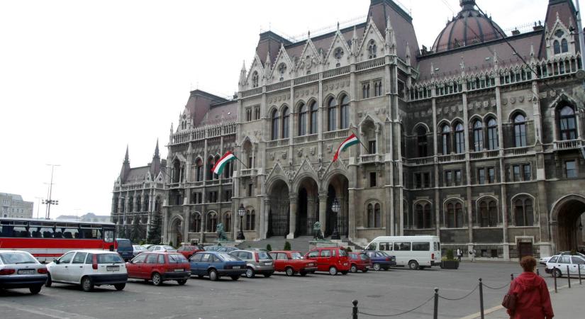 Újabb piros betűs ünnep jöhet Magyarországon: népszavazás lehet róla