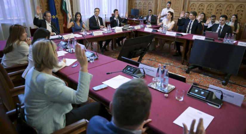 Döntött a bizottság: továbbjutottak a szakmai jelöltek, ők lehetnek a Független Közmédia Testület első tagjai