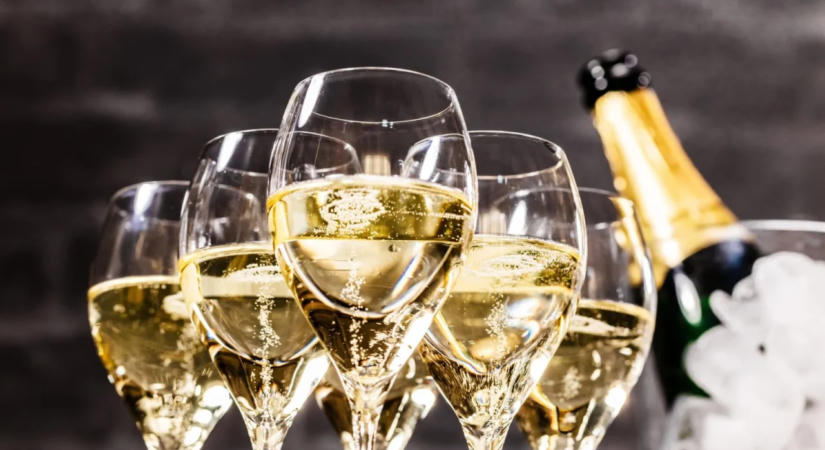 Rekordhőhullámok miatt nőhet a pezsgők alkoholtartalma Franciaországban