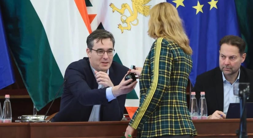 Karácsony Gergely egy üveg Unicummal vészelheti át a rossz kompromisszumokat
