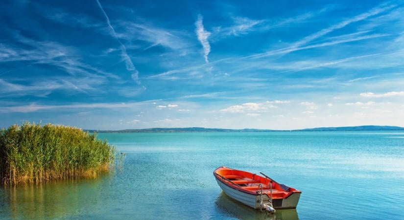 Több mint száz éve tart a Balaton-part beépítése