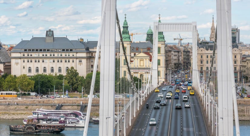 A Belváros kapuja: a Március 15. tér története